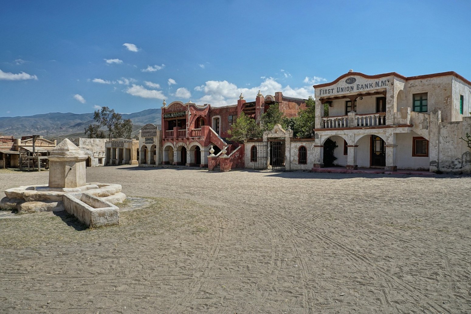 Poblado del Oeste en el Desierto de Tabernas, Almería con niños
